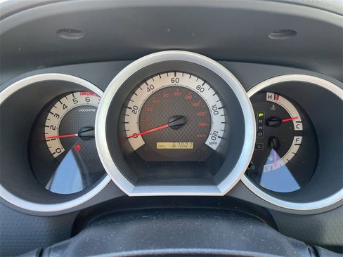 Used 2013 Toyota Tacoma 4x4 Access Cab V6 image 17