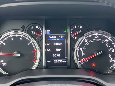 Used 2021 Toyota 4Runner Venture w/ Moonroof Package image 27