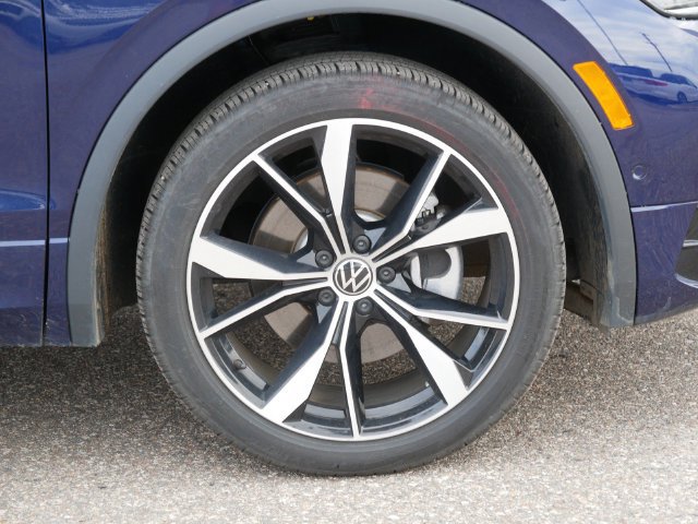 Certified 2023 Volkswagen Tiguan SEL R-Line AWD/4WD image 9