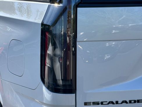 Used 2025 Cadillac Escalade Sport w/ LPO, ONYX Package AWD/4WD image 47