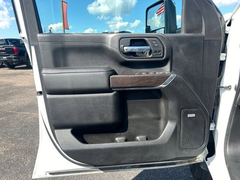 Used 2023 GMC Sierra 3500 Denali w/ Denali Ultimate Package image 29