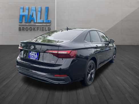 Certified 2024 Volkswagen Jetta SE w/ Panoramic Sunroof Package FWD image 6