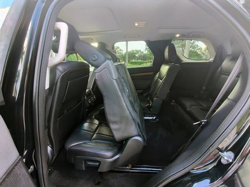 Used 2017 Land Rover Discovery HSE image 27