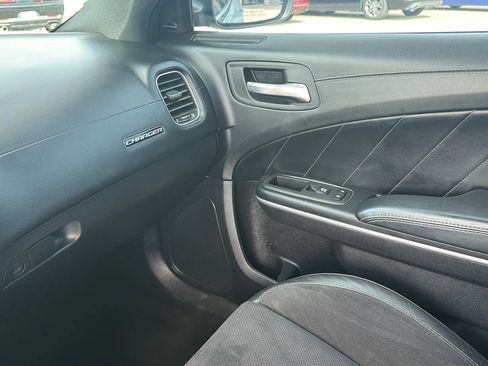 Used 2019 Dodge Charger Scat Pack w/ Dynamics Package RWD image 95