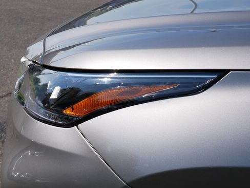 Certified 2025 Toyota Highlander XLE AWD/4WD image 16