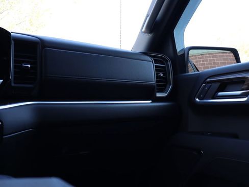 Used 2024 Chevrolet Silverado 1500 LT image 42