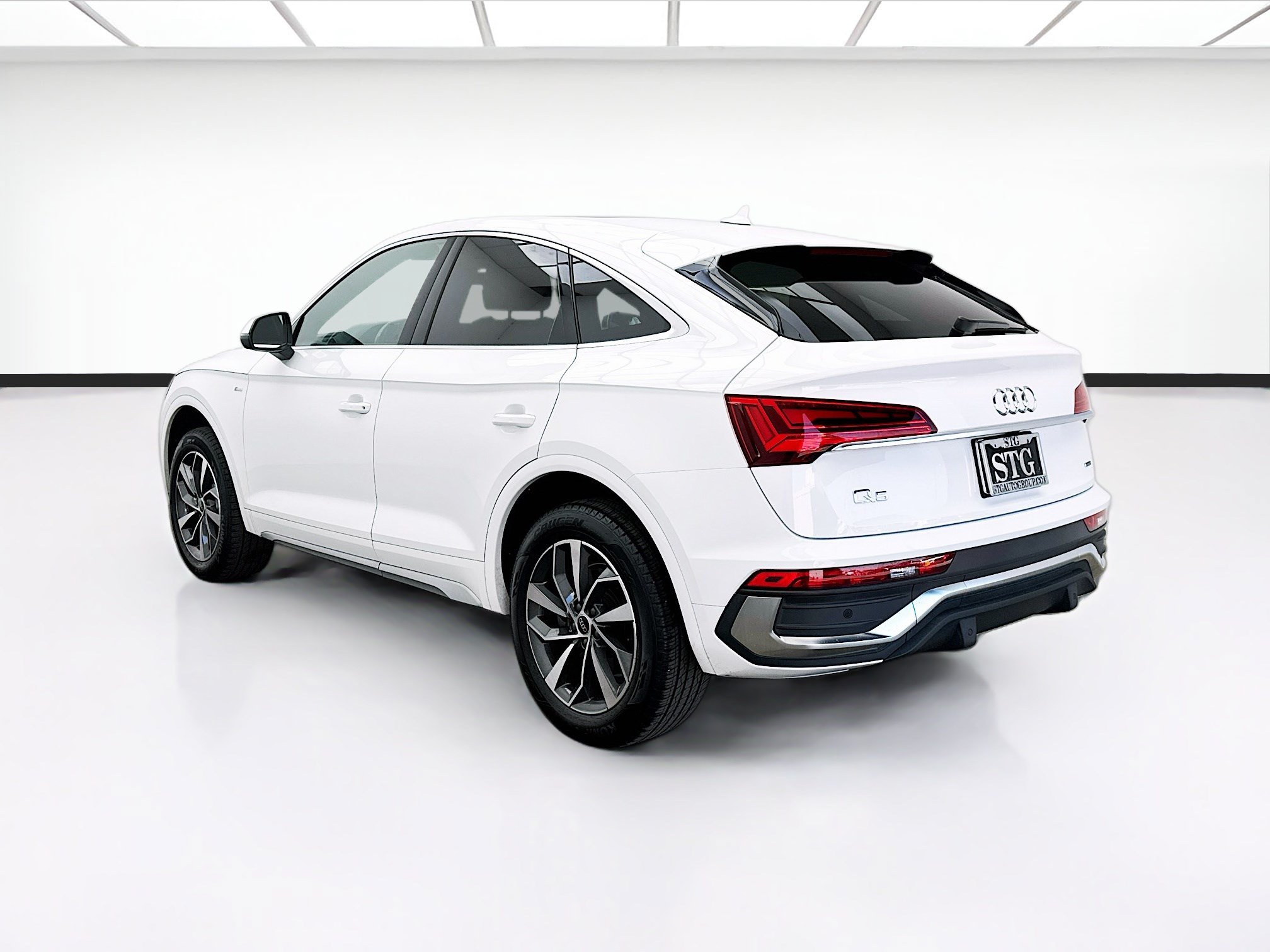 Used 2023 Audi Q5 2.0T Premium w/ Convenience Package AWD/4WD image 6