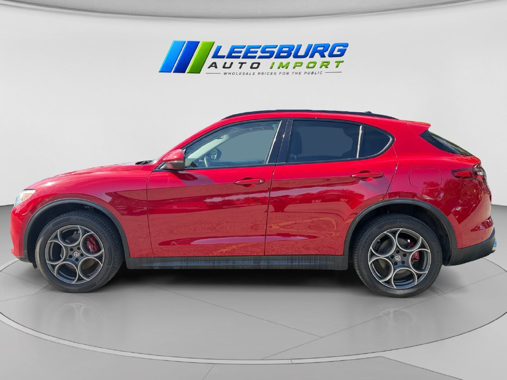 Used 2018 Alfa Romeo Stelvio Sport w/ Quick Order Package 22J Sport AWD/4WD image 2