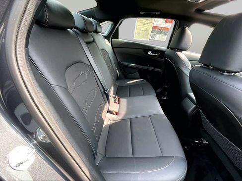 Used 2022 Kia Forte GT-Line w/ GT-Line Premium Package FWD image 21