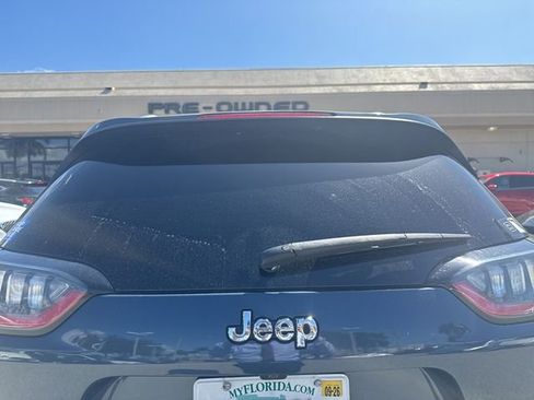 Used 2021 Jeep Cherokee Limited image 7