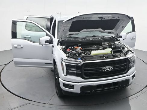 Used 2025 Ford F150 Lariat w/ Equipment Group 501A Mid AWD/4WD image 39