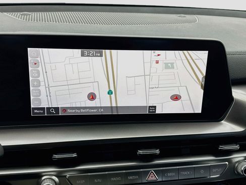 Used 2024 Kia Telluride LX FWD image 9
