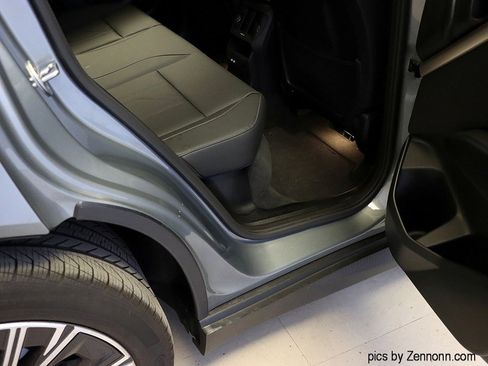 Used 2025 BMW X3 xDrive30i w/ Premium Package image 32