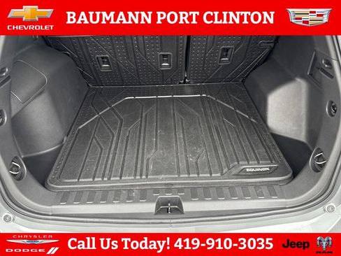 Used 2023 Chevrolet Equinox Premier FWD image 23