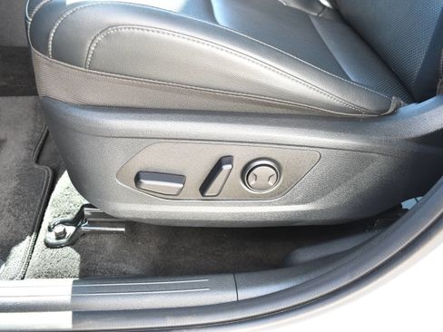 Used 2024 Kia Sportage SX image 16