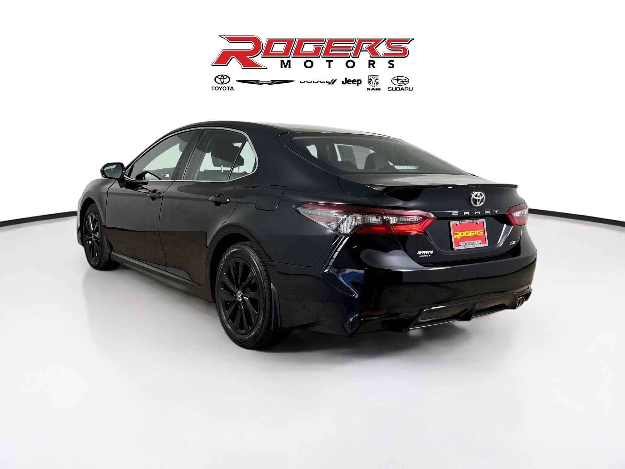 Used 2024 Toyota Camry SE FWD image 11