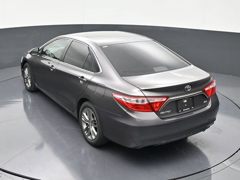 Used 2016 Toyota Camry SE FWD image 14