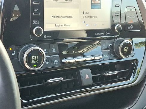 Certified 2022 Toyota Highlander XLE image 16