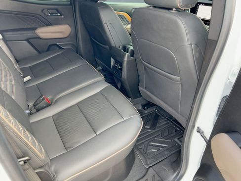 Used 2024 GMC Canyon Denali image 30