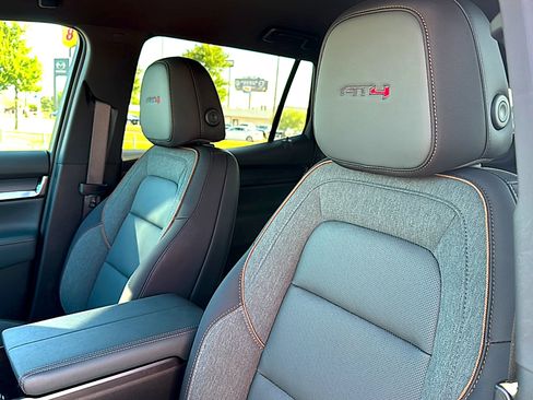 Used 2026 GMC Terrain AT4 w/ LPO, Black Badging Package AWD/4WD image 14