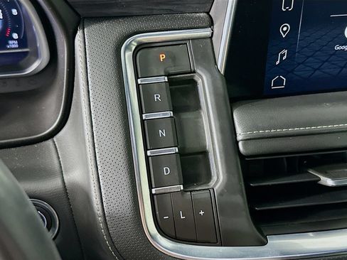 Used 2023 GMC Yukon SLT AWD/4WD image 17