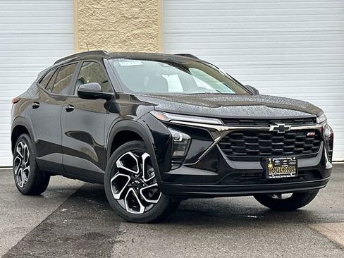 New 2026 Chevrolet Trax RS w/ Sunroof Package image 2