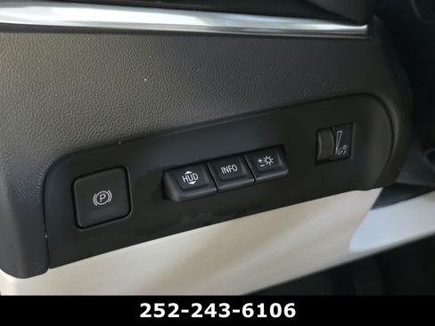 Used 2023 Buick Enclave Premium w/ Experience Buick Package FWD image 28