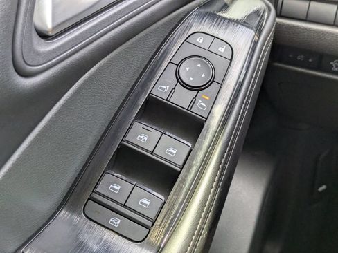 Used 2024 Nissan Rogue SV FWD image 23