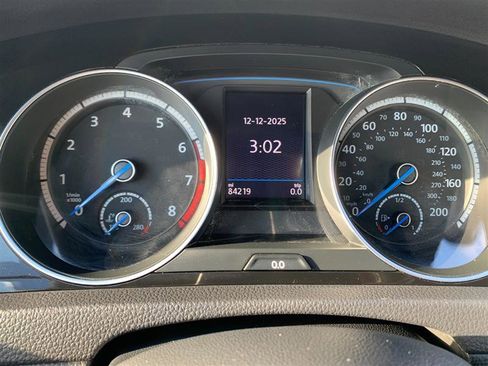 Used 2017 Volkswagen Golf 4-Door image 20