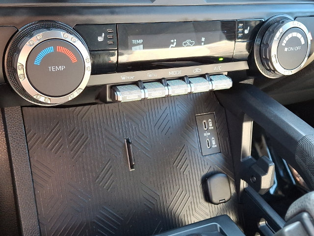 Used 2025 Toyota Tacoma SR5 AWD/4WD image 14