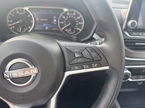 Used 2023 Nissan Altima 2.5 SV FWD image 17