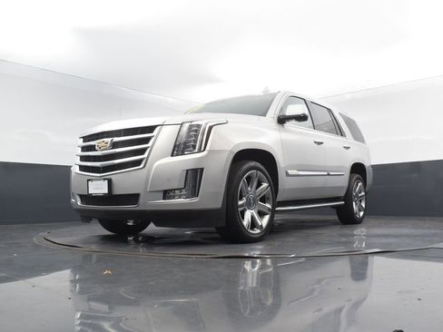 Used 2016 Cadillac Escalade Luxury image 48