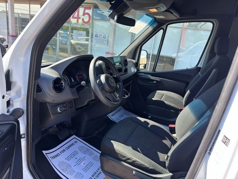 Used 2024 Mercedes-Benz Sprinter 2500 image 13