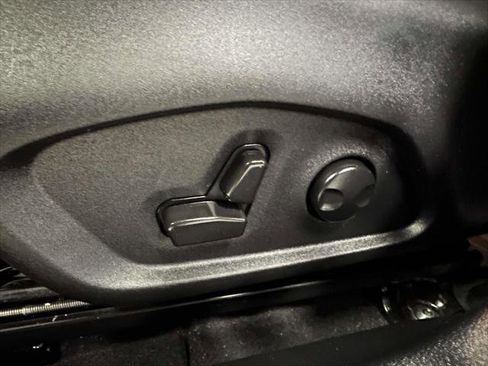 Used 2022 Jeep Compass Limited w/ Elite Group image 17