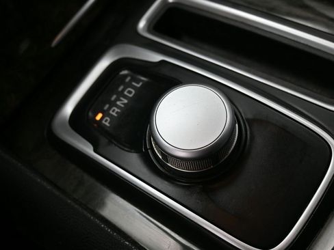 Used 2019 Chrysler 300 Limited image 29