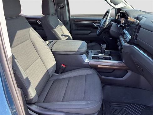 Certified 2024 Chevrolet Silverado 1500 LT Trail Boss w/ Convenience Package II image 17