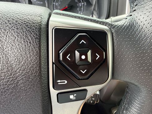 Used 2022 Toyota 4Runner SR5 Premium w/ Moonroof Package AWD/4WD image 16