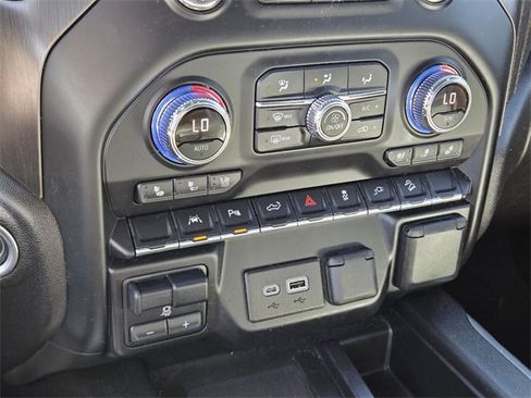 Certified 2022 GMC Sierra 1500 AT4 w/ AT4 Premium Package image 22
