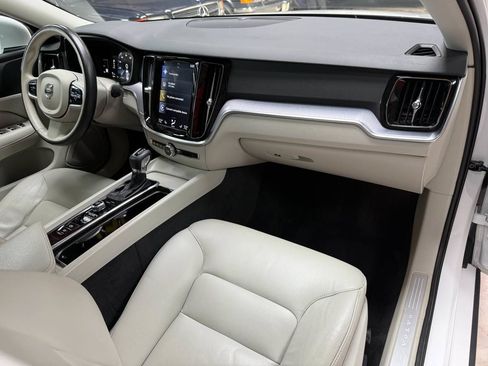 Used 2019 Volvo S60 T5 Momentum w/ Premium Package FWD image 11