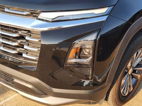Used 2026 Chevrolet Equinox LT FWD image 8