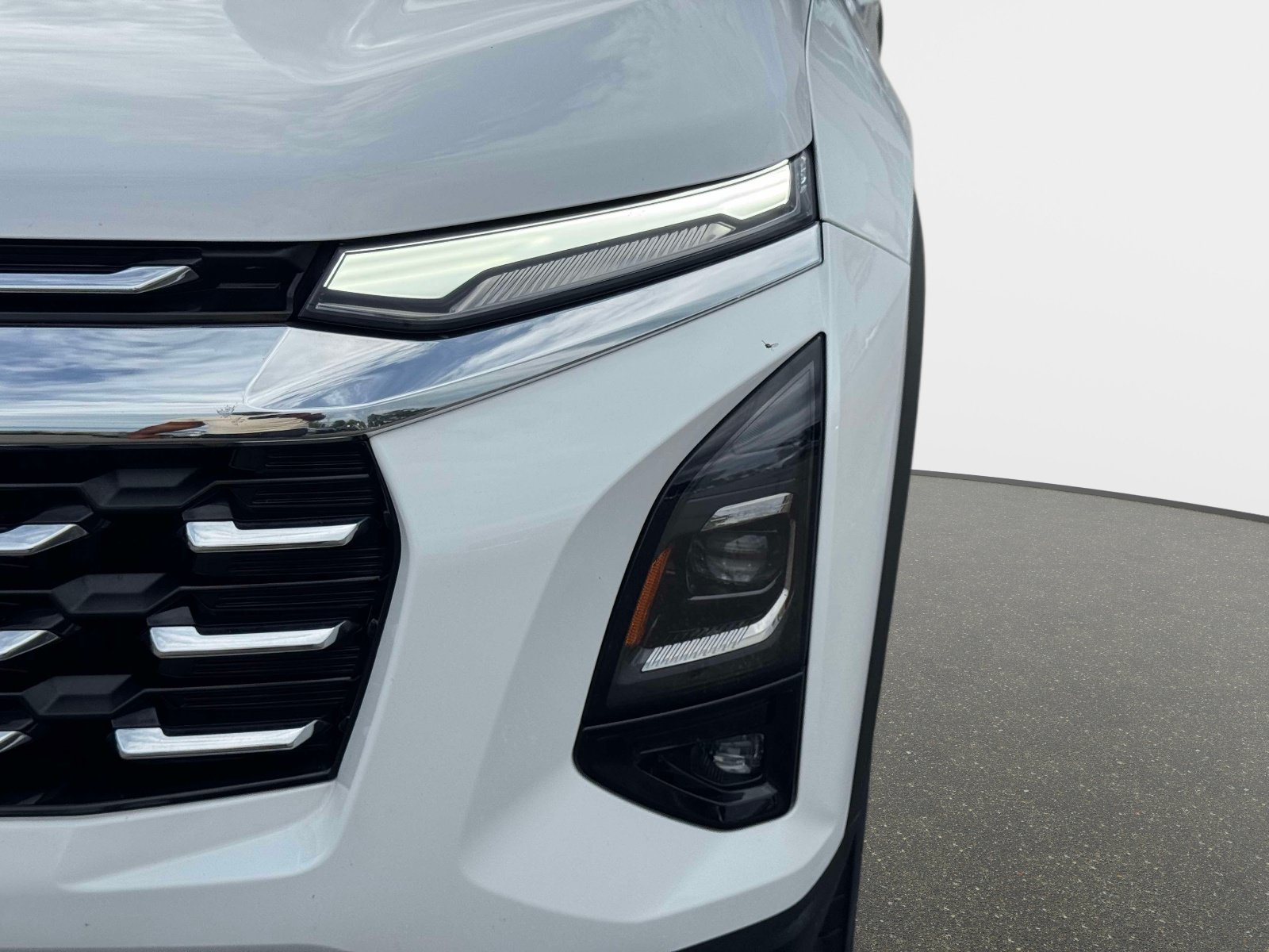 Used 2025 Chevrolet Equinox LT w/ Convenience Package II AWD/4WD image 7