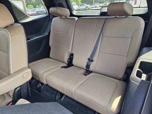 Used 2022 Chevrolet Traverse Premier FWD image 36
