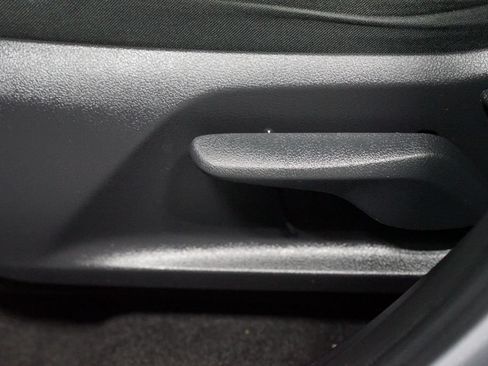 Used 2019 Toyota RAV4 XLE FWD image 32
