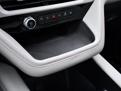 Used 2026 Ford Explorer Active w/ Active Comfort Package image 32