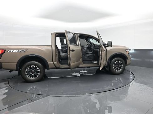 Used 2023 Nissan Titan PRO-4X w/ Pro-4x Convenience Package AWD/4WD image 31