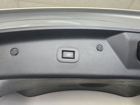 Used 2017 INFINITI QX80 2WD w/ Driver Assistance Package image 37