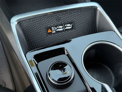 New 2026 Chevrolet Equinox LT w/ Convenience Package II image 17