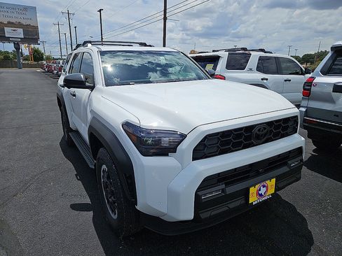 New 2026 Toyota 4Runner TRD Off-Road Premium AWD/4WD image 4