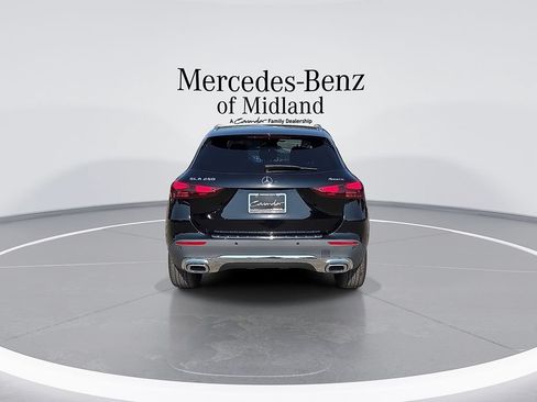 Used 2025 Mercedes-Benz GLA 250 4MATIC image 7