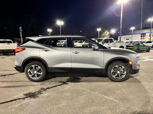 Used 2025 Chevrolet Blazer LT image 5